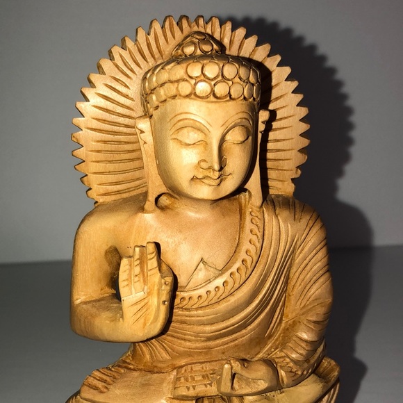Beautiful 6 inch wood Buddha statue - Picture 3 of 5